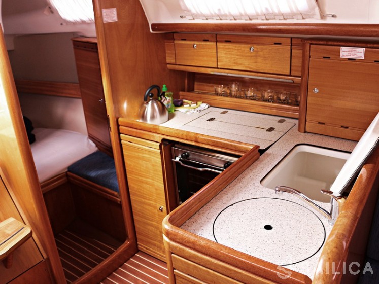 Bavaria 33 Cruiser - Yacht Charter Sailica