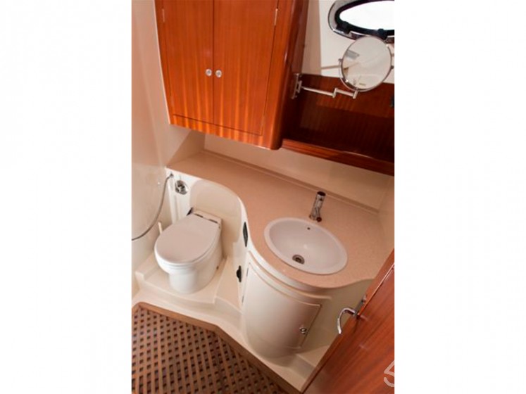 Adriana 44 - Yacht Charter Sailica