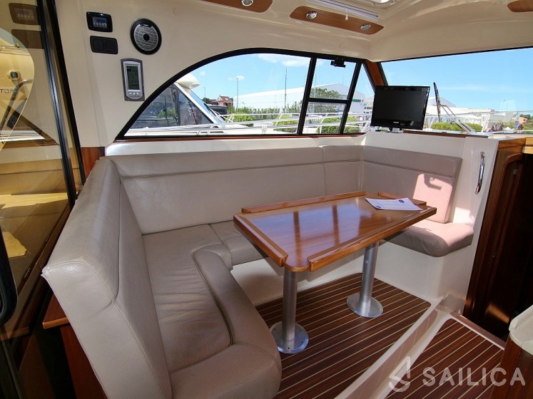 Adriana 44 - Yacht Charter Sailica