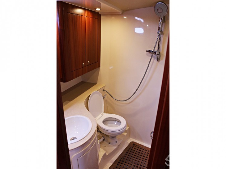 Adriana 44 - Yacht Charter Sailica