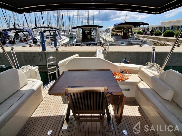 Adriana 44 - Yacht Charter Sailica