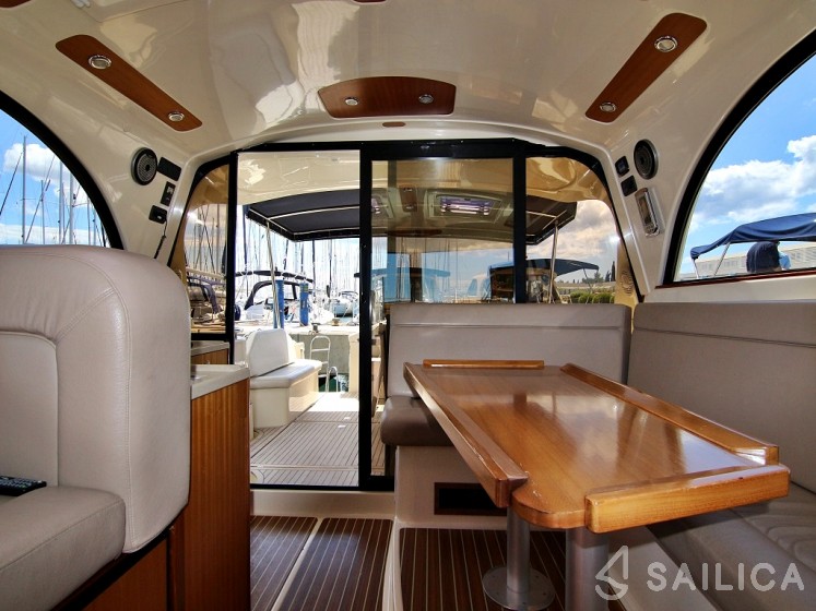 Adriana 44 - Yacht Charter Sailica