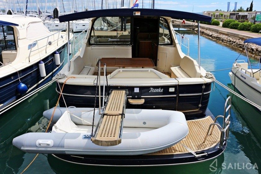 Adriana 44 - Yacht Charter Sailica