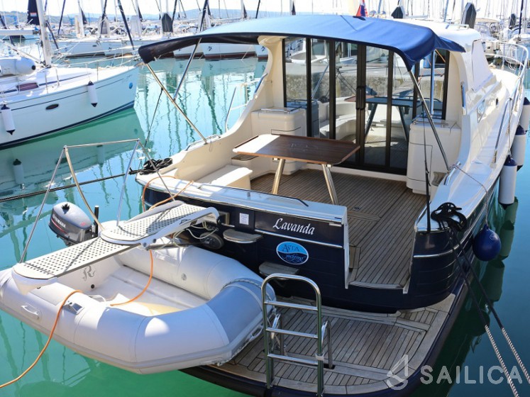 Adriana 36 - Yacht Charter Sailica