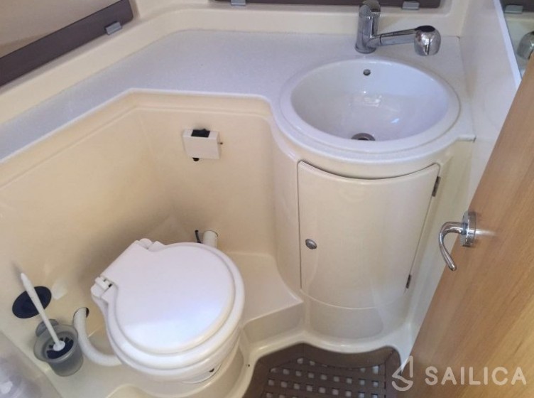 Adriana 36 - Yacht Charter Sailica