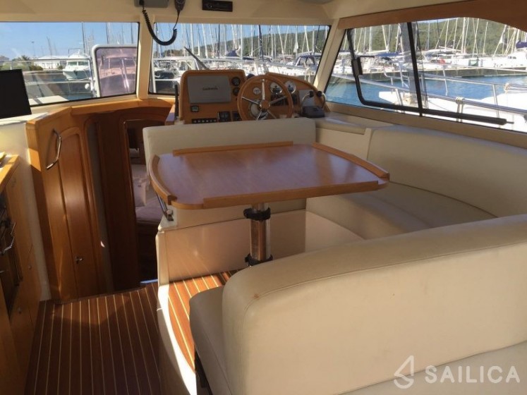 Adriana 36 - Yacht Charter Sailica