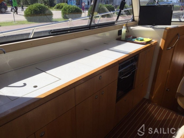 Adriana 36 - Yacht Charter Sailica