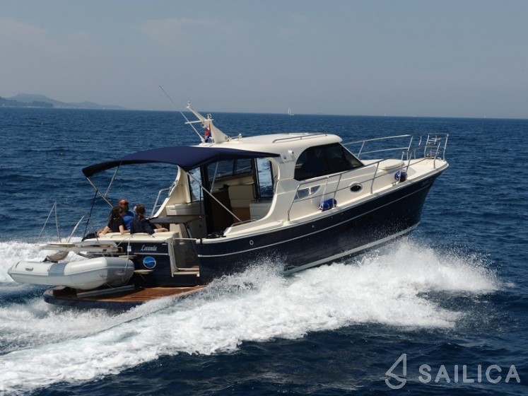 Adriana 36 - Yacht Charter Sailica