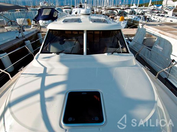 Adriana 36 - Yacht Charter Sailica