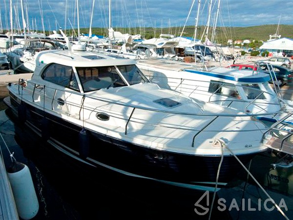 Adriana 36 - Yacht Charter Sailica