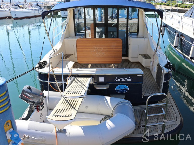 Adriana 36 - Yacht Charter Sailica