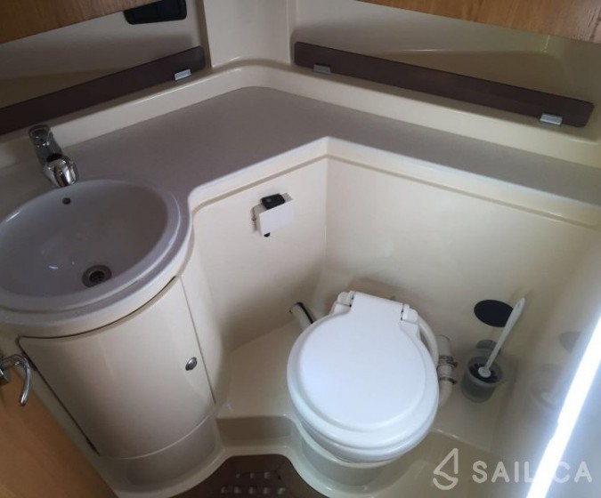 Adriana 36 - Yacht Charter Sailica