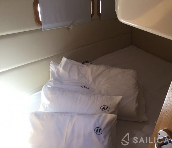 Adriana 36 - Yacht Charter Sailica