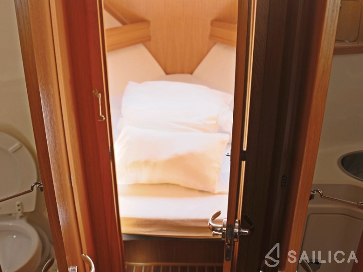 Adria 1002 Vektor - Yacht Charter Sailica