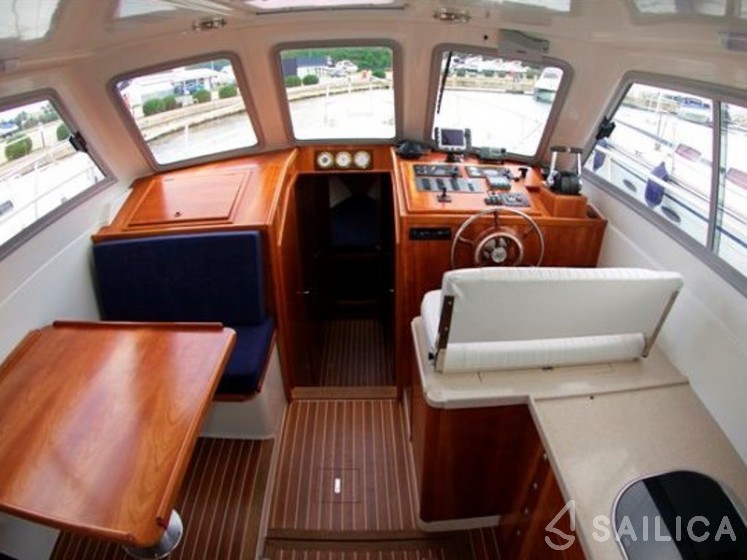 Adria 1002 Vektor - Yacht Charter Sailica