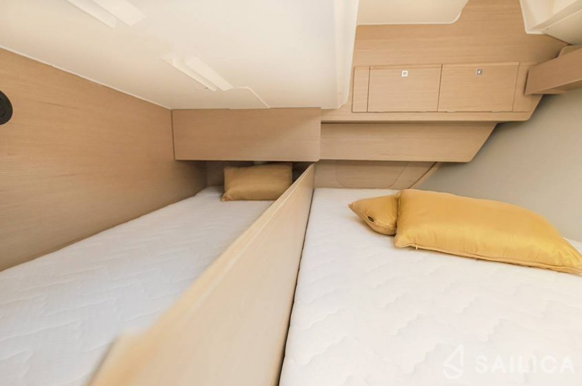 Dufour 360 GL - Yacht Charter Sailica