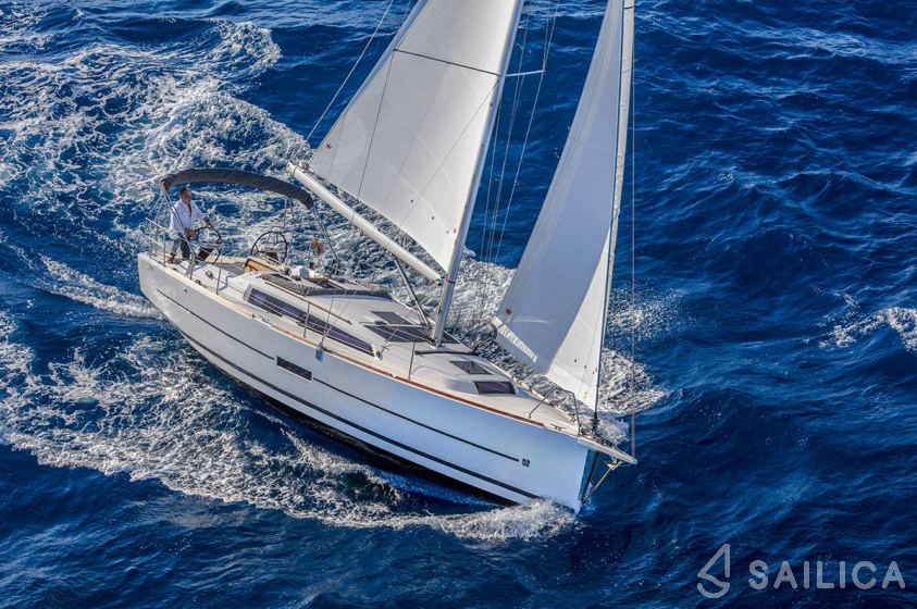 Dufour 360 GL - Yacht Charter Sailica