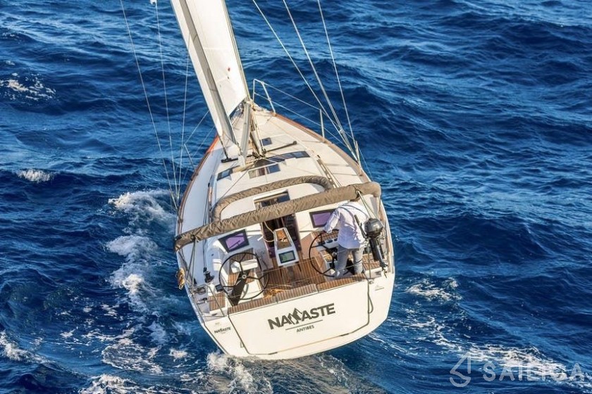 Dufour 360 GL - Yacht Charter Sailica