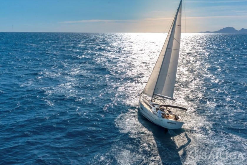Dufour 360 GL - Yacht Charter Sailica