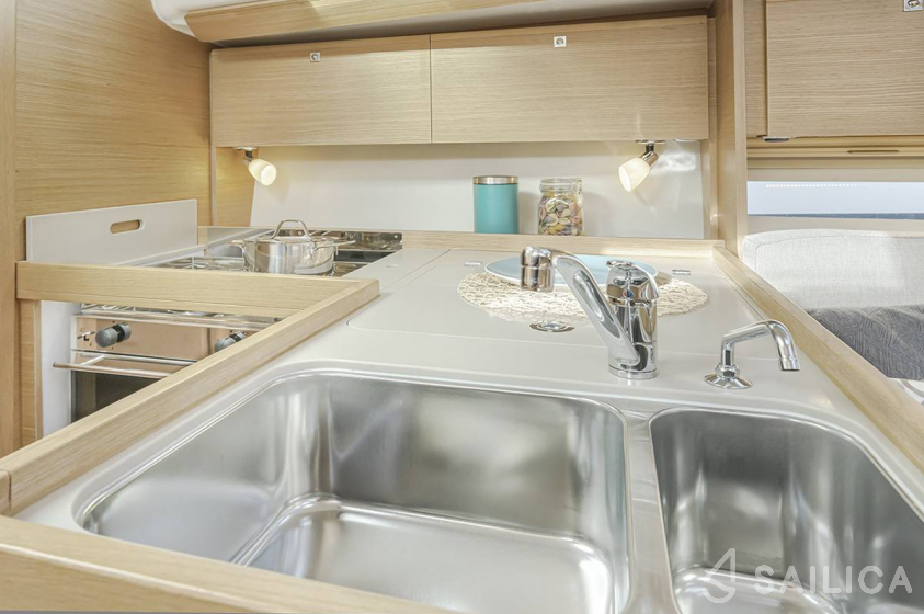 Dufour 360 GL - Yacht Charter Sailica