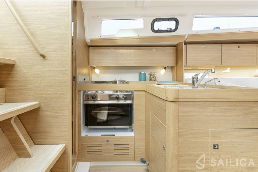 Dufour 360 GL - Yacht Charter Sailica