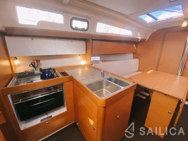 Dufour 360 GL - Yacht Charter Sailica