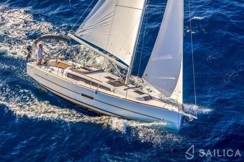 Dufour 360 GL - Yacht Charter Sailica