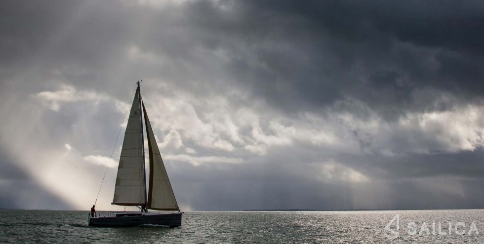 Dufour 382 GL - Yacht Charter Sailica