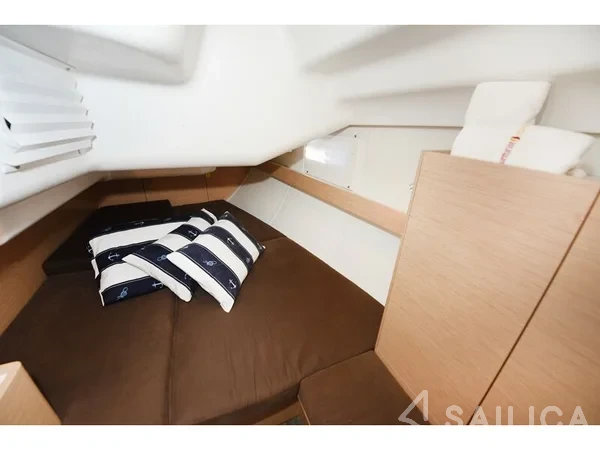 Elan 40 Impression - Yacht Charter Sailica