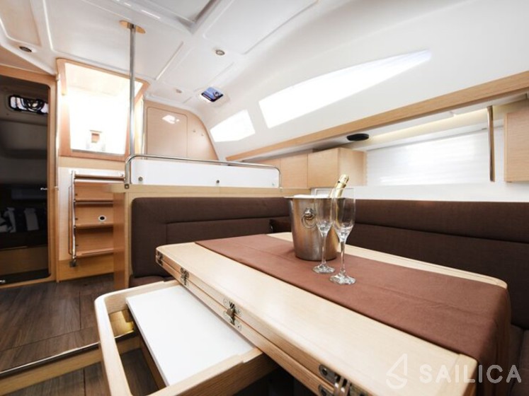 Elan 40 Impression - Yacht Charter Sailica
