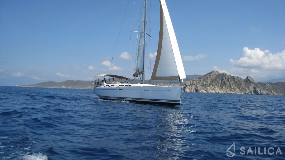 Dufour 425 Grand Large - Yacht Charter Sailica