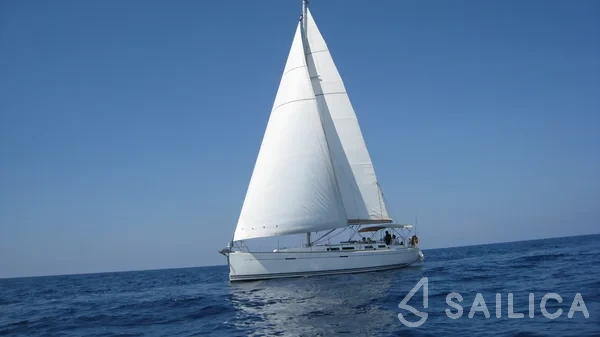 Dufour 425 Grand Large - Yacht Charter Sailica