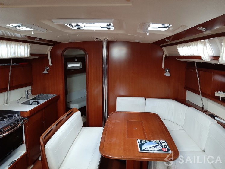 Dufour 425 Grand Large - Yacht Charter Sailica