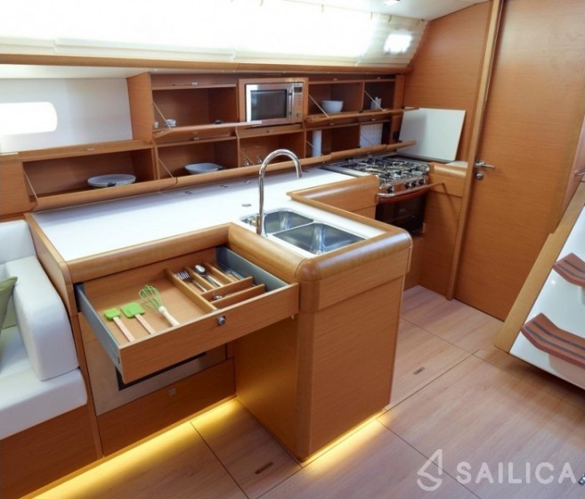 Sun Odyssey 519 - Yacht Charter Sailica