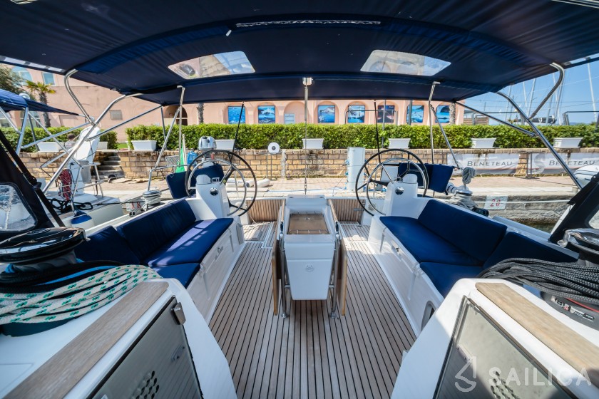 Sun Odyssey 519 - Yacht Charter Sailica