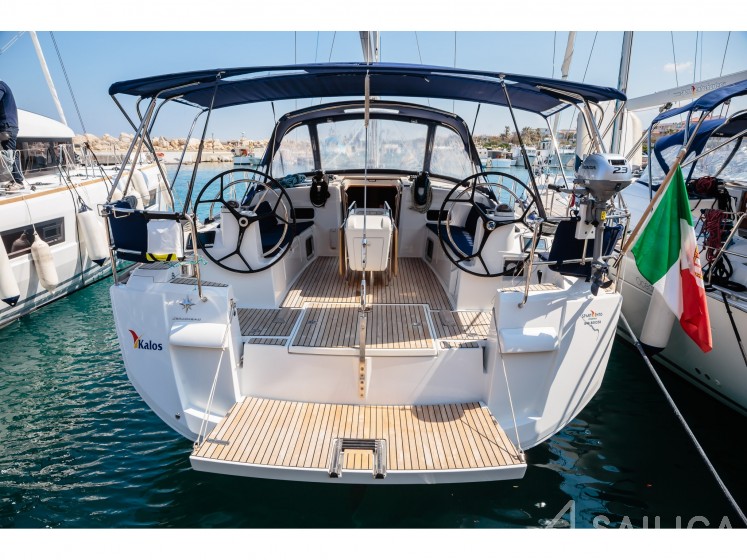 Sun Odyssey 519 - Yacht Charter Sailica