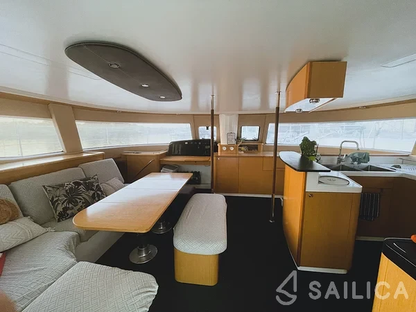 Salina 48 - Yacht Charter Sailica