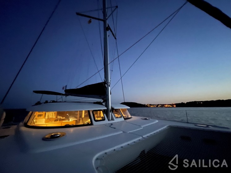 Salina 48 - Yacht Charter Sailica