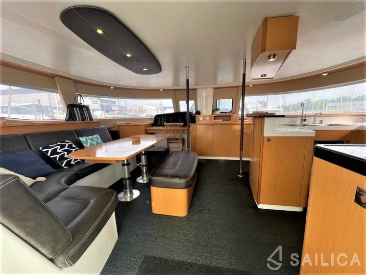 Salina 48 - Yacht Charter Sailica