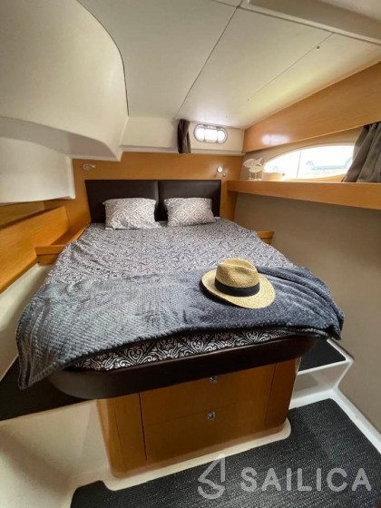 Salina 48 - Yacht Charter Sailica