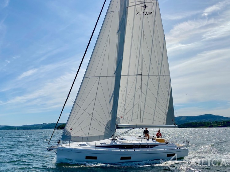 Bavaria C42 - Yacht Charter Sailica