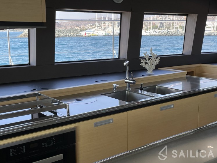 Lagoon 630 - Yacht Charter Sailica
