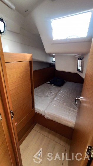 Sun Odyssey 410 - Yacht Charter Sailica