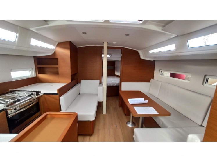 Sun Odyssey 410 - Yacht Charter Sailica