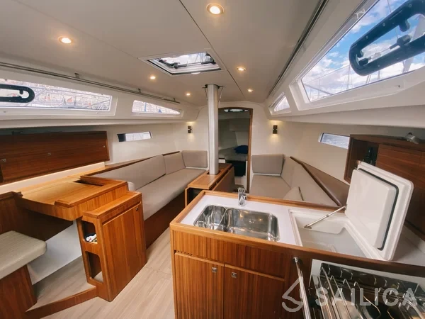 J 112 - Yacht Charter Sailica