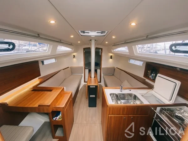 J 112 - Yacht Charter Sailica