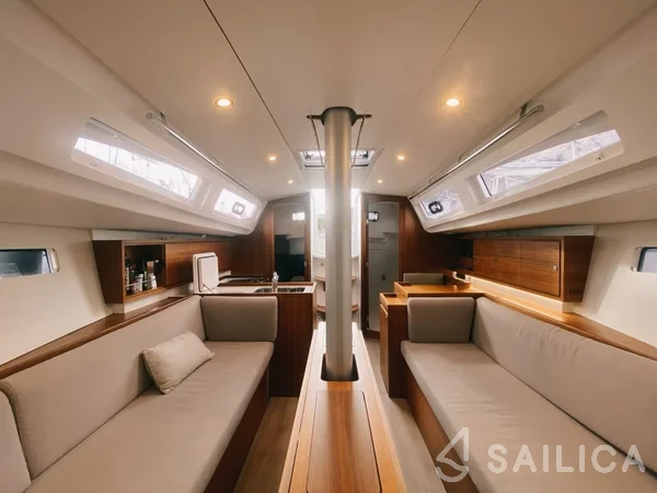 J 112 - Yacht Charter Sailica
