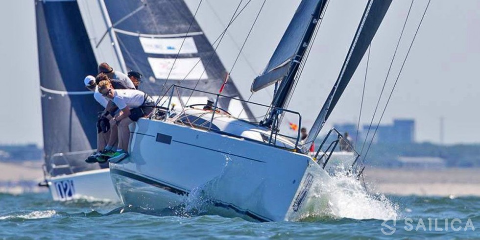 J 112 - Yacht Charter Sailica