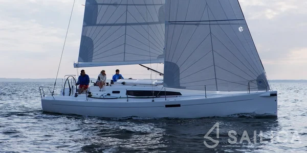 J 112 - Yacht Charter Sailica