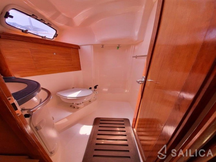 Bavaria 33 Cruiser - Yacht Charter Sailica